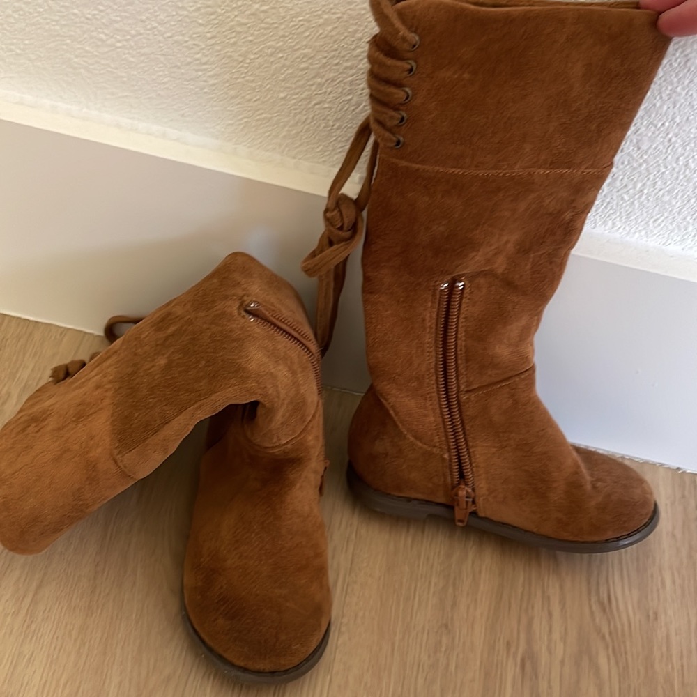 Toddler girls Joyfolie knee high boots. Size 7.